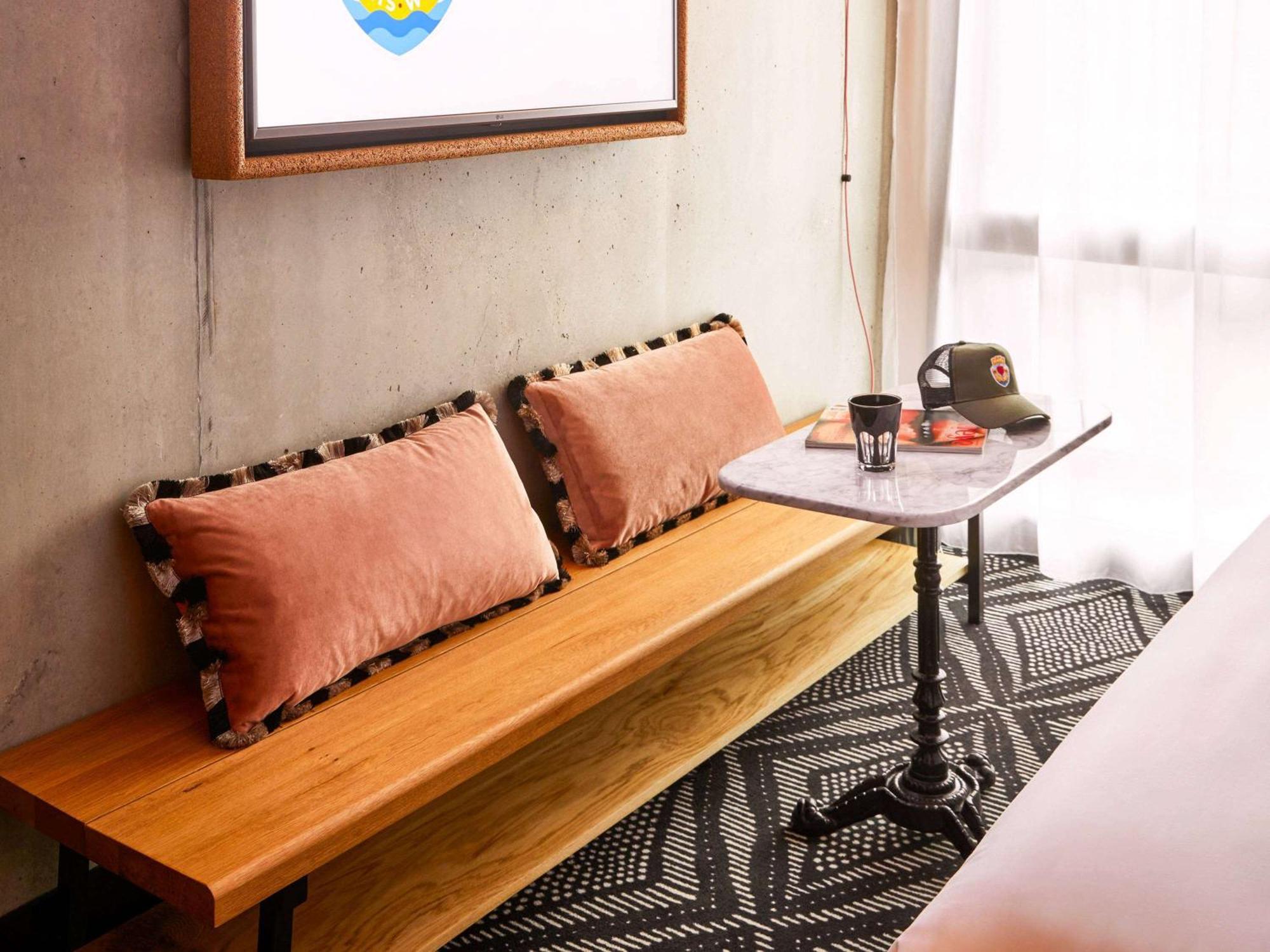 Mama Shelter Paris West Hotel Ngoại thất bức ảnh